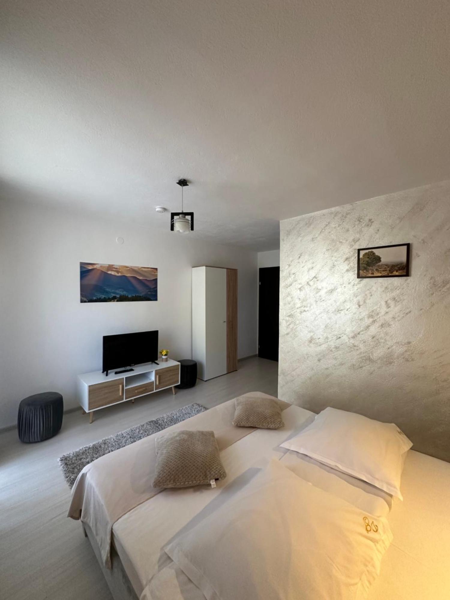 Hotel Casuta De Langa Izvor Moeciu De Sus Exteriér fotografie