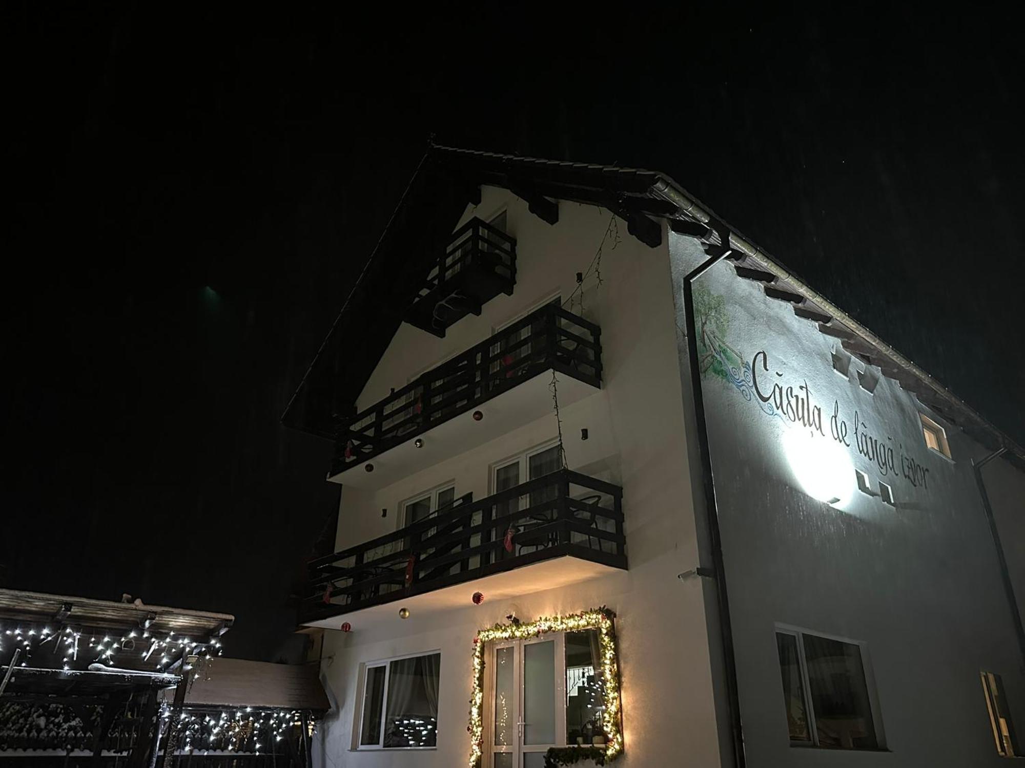 Hotel Casuta De Langa Izvor Moeciu De Sus Exteriér fotografie